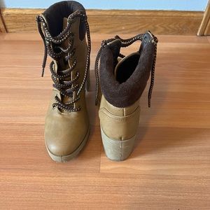 Lace up heeled boots